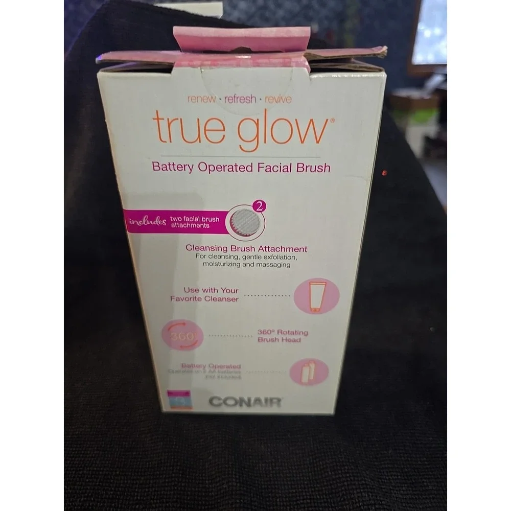 Conair True Glow Battery Operated Facial Brush w/ 2 Attachments FCB7 2 Speeds‎